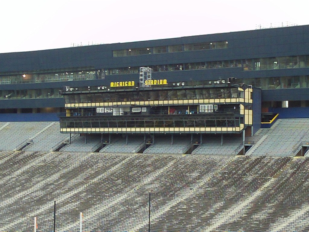 BHGH 2009 0296.jpg - The Big House Big Heat 5 and 10 K race. October 4, 2009 run in Ann Arbor Michigan finishes on the 50 yard line of the University of Michigan stadium.